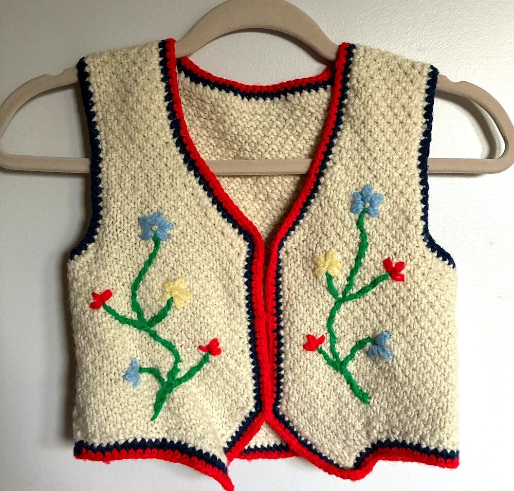 Vintage Toddler Hand Knit Floral Sweater Vest Size 4T Cream Embroidered Folk Art